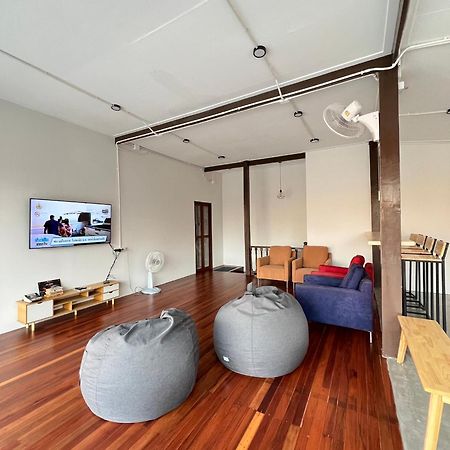 Ostello House Ju Bangkok Esterno foto