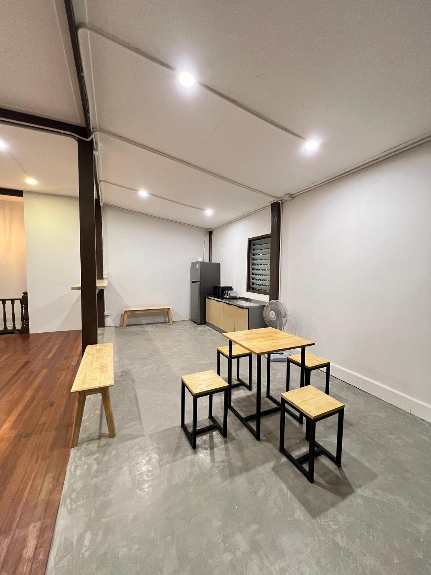 Ostello House Ju Bangkok Esterno foto