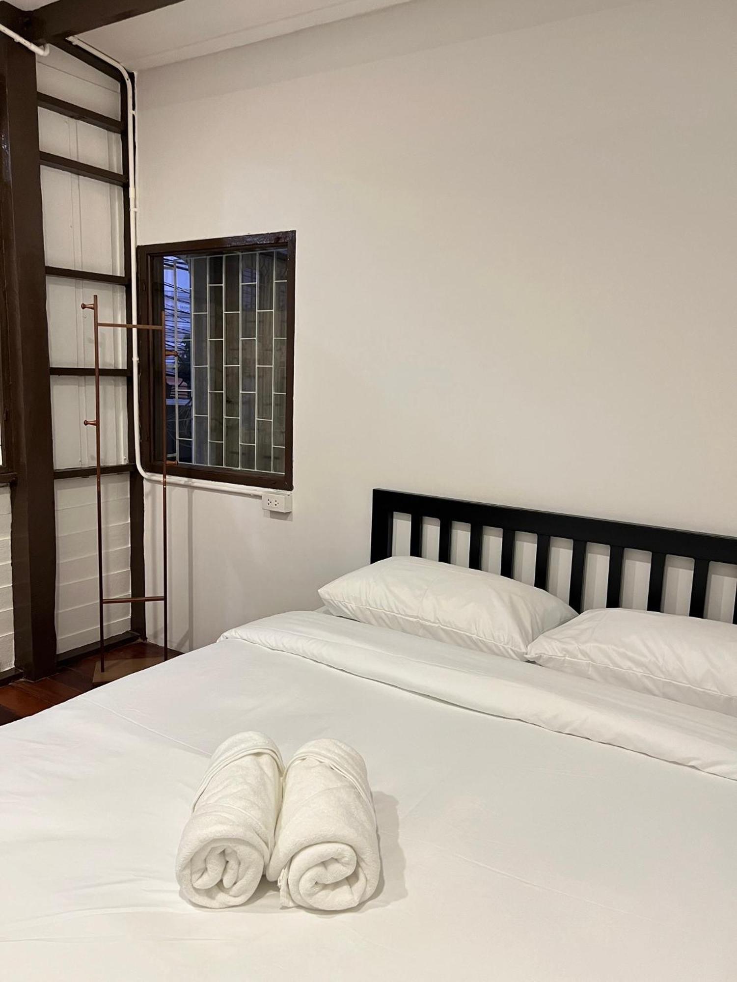 Ostello House Ju Bangkok Esterno foto